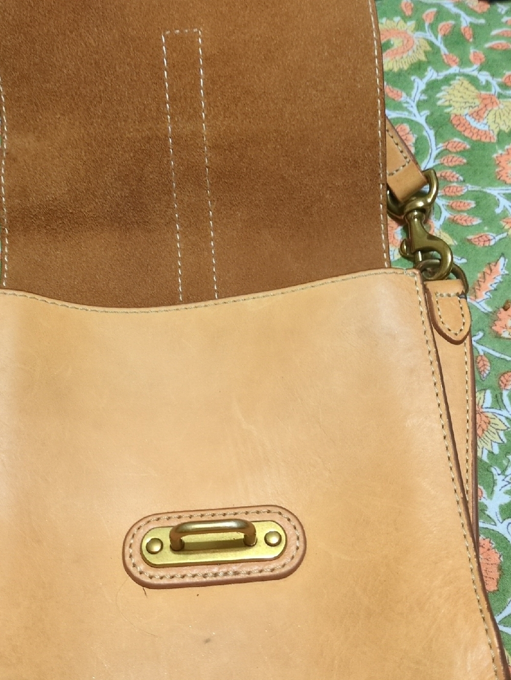 FRYE Classic Tan Leather Crossbody Bag - Women's Shoulder Purse - Picture 3 of 15
